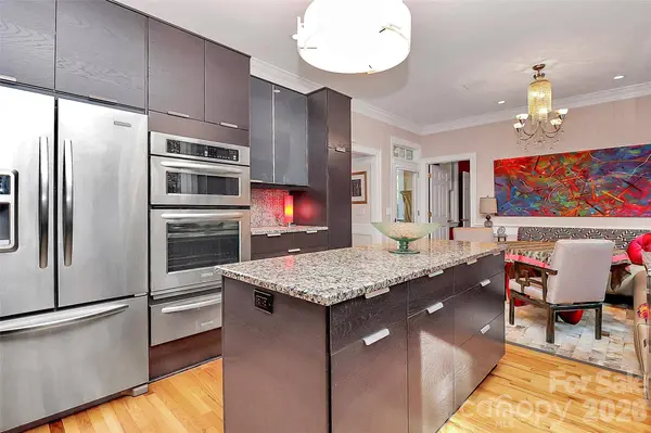 304 S Canterbury RD, Charlotte, NC 28211