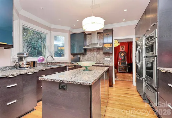 304 S Canterbury RD, Charlotte, NC 28211