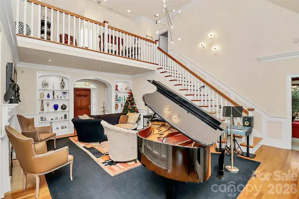 304 S Canterbury RD, Charlotte, NC 28211