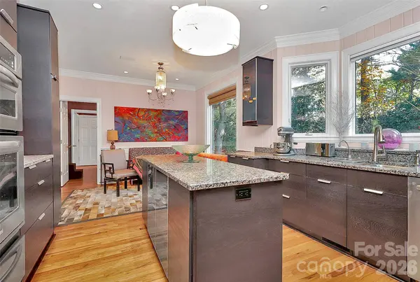 304 S Canterbury RD, Charlotte, NC 28211