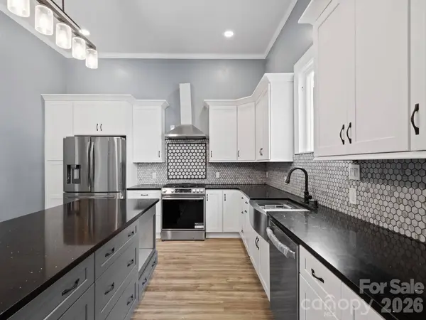 613 S Mulberry ST, Statesville, NC 28677