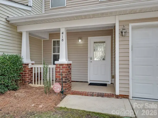 418 Doughton LN, Charlotte, NC 28217
