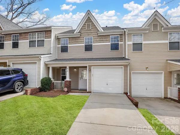 418 Doughton LN, Charlotte, NC 28217