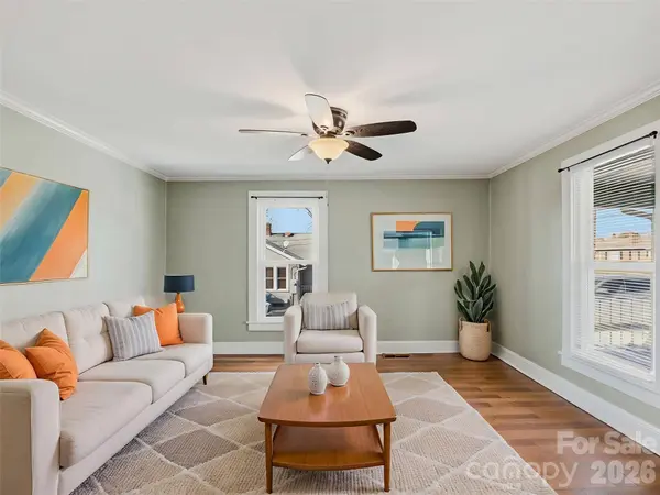 61 27th ST NW, Hickory, NC 28601