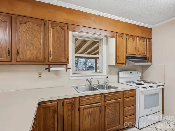 400 Pitts School RD NW, Concord, NC 28027