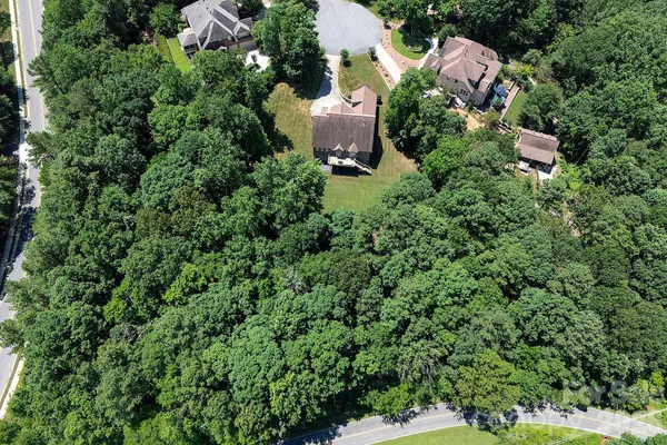 394 Stone Cliff LN, Lake Wylie, SC 29710