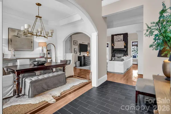 394 Stone Cliff LN, Lake Wylie, SC 29710