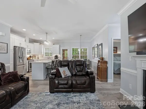 2235 Picnic DR, Newton, NC 28658