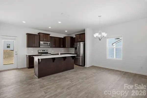 4225 Stockbrook DR, Charlotte, NC 28215