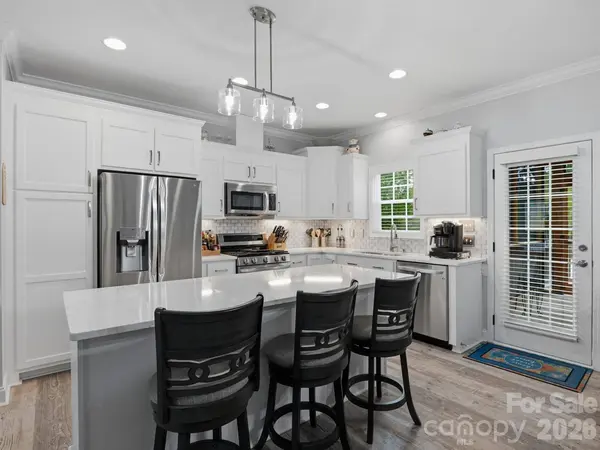 2235 Picnic DR, Newton, NC 28658