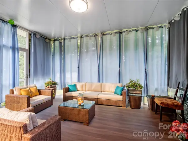 9903 Southampton Commons DR, Charlotte, NC 28277