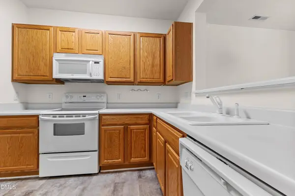 427 Eyam Hall Lane, Apex, NC 27502