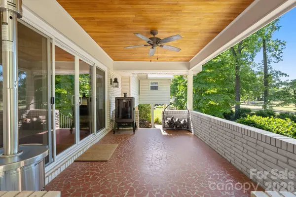 3713 Saint Regis DR, Gastonia, NC 28056