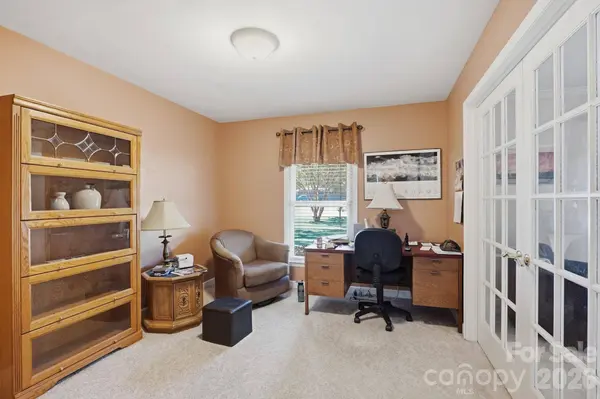 4323 Creemore DR, Charlotte, NC 28213
