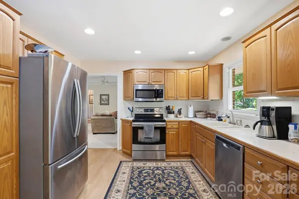 4323 Creemore DR, Charlotte, NC 28213