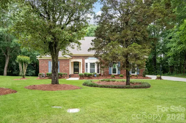 9232 Hemingford CT, Charlotte, NC 28277