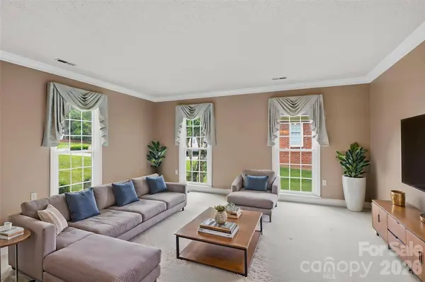 9232 Hemingford CT, Charlotte, NC 28277