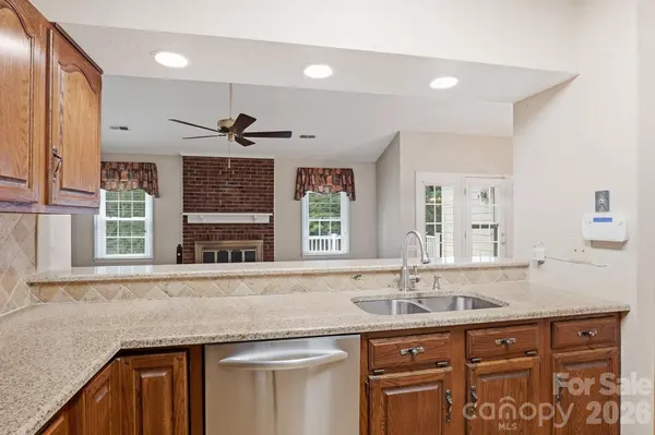 9232 Hemingford CT, Charlotte, NC 28277