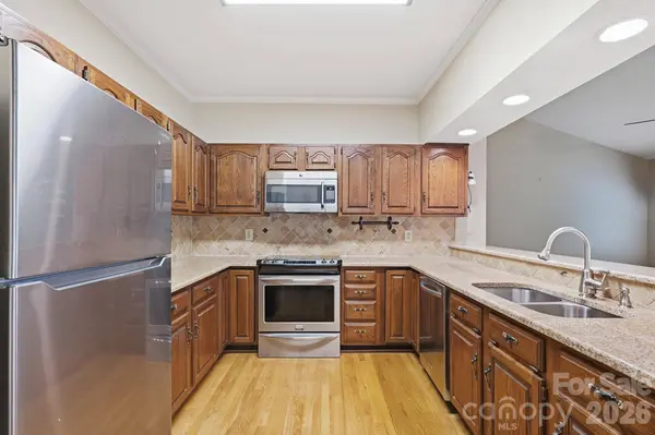 9232 Hemingford CT, Charlotte, NC 28277