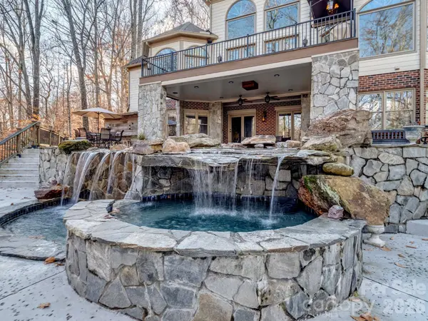 1090 N Saunders DR, Catawba, NC 28609