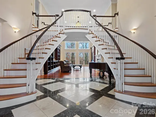 1090 N Saunders DR, Catawba, NC 28609