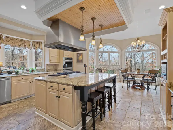 1090 N Saunders DR, Catawba, NC 28609
