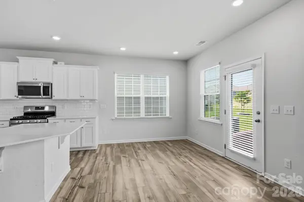 7412 Echoing Hills LN, Maiden, NC 28650