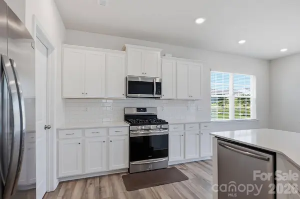7412 Echoing Hills LN, Maiden, NC 28650