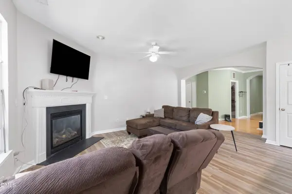 2129 Maizefield LN, Fuquay Varina, NC 27526
