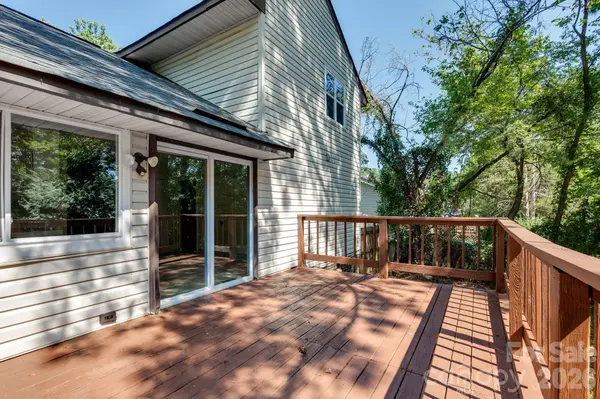 5300 Rolling Oak LN, Charlotte, NC 28227