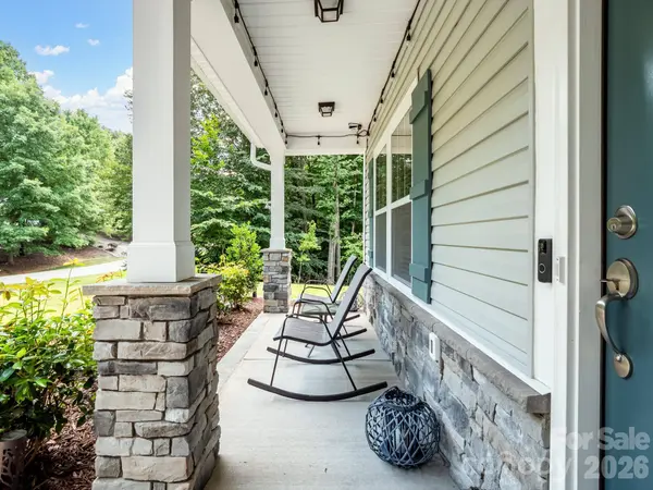 128 S Harbor Watch DR, Statesville, NC 28677