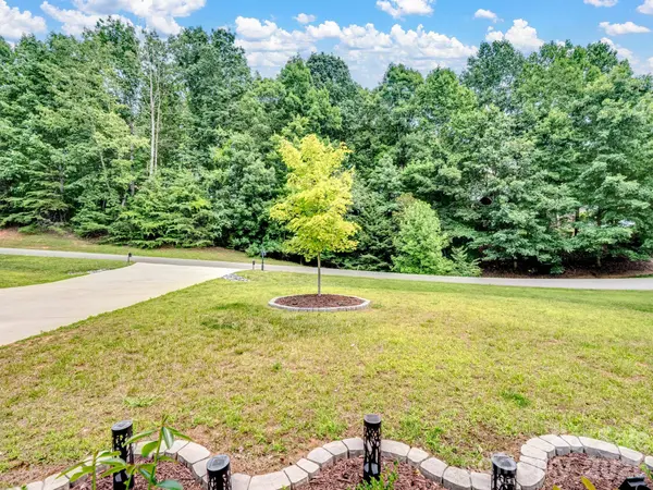 128 S Harbor Watch DR, Statesville, NC 28677