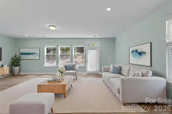 6113 Mariemont CIR, Charlotte, NC 28226