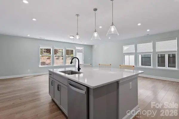 6113 Mariemont CIR, Charlotte, NC 28226