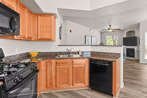 2480 Genova ST #6, West Sacramento, CA 95691