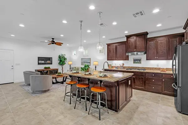 1037 Forbes LN, Davis, CA 95616