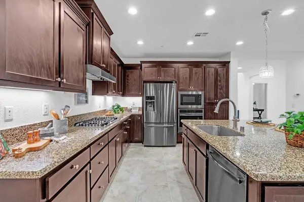 1037 Forbes LN, Davis, CA 95616