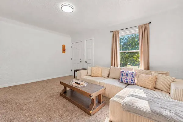 705 N 9th Ave, Caldwell, ID 83605
