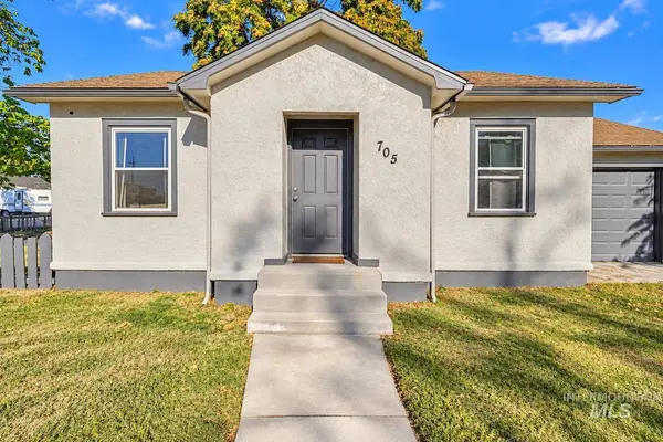 705 N 9th Ave, Caldwell, ID 83605