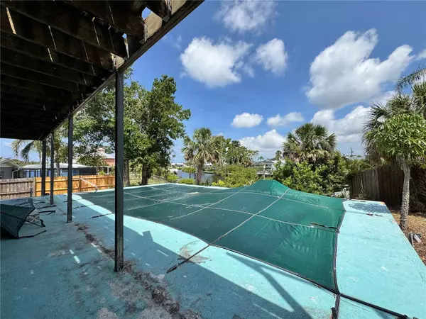 1611 ROBBINS RD, Nokomis, FL 34275