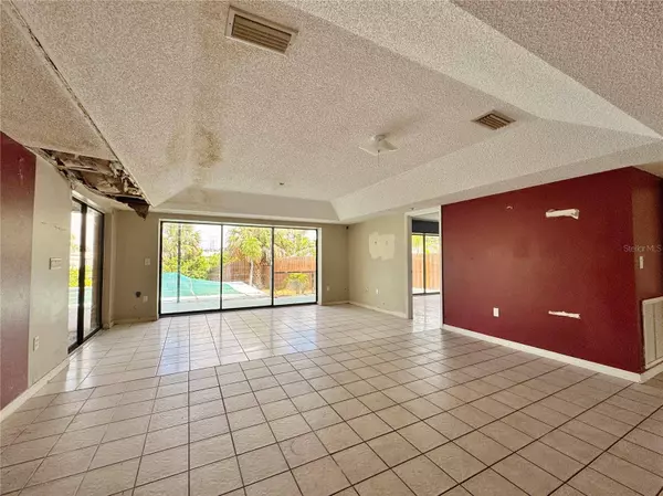 1611 ROBBINS RD, Nokomis, FL 34275