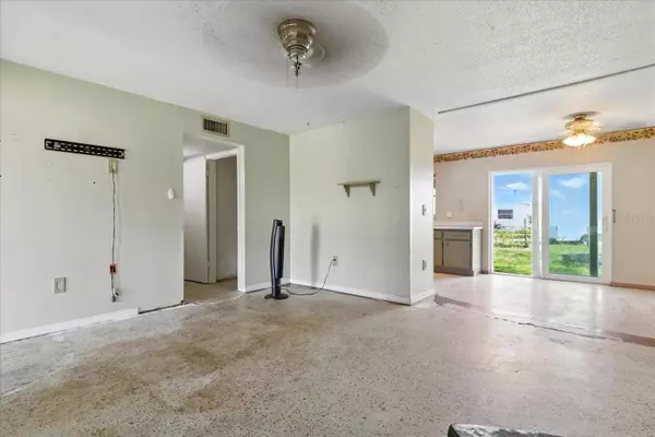 6196 MAYBERRY AVE, North Port, FL 34287