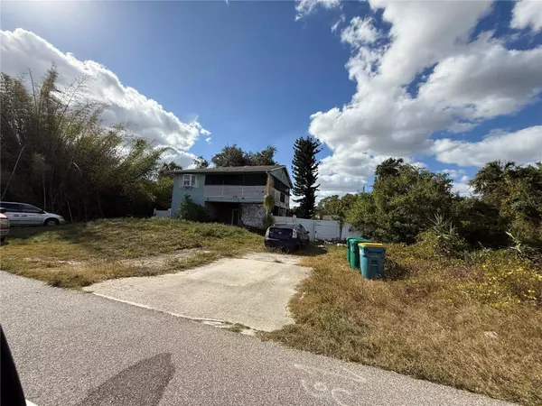 2027 MIDNIGHT ST, Port Charlotte, FL 33948