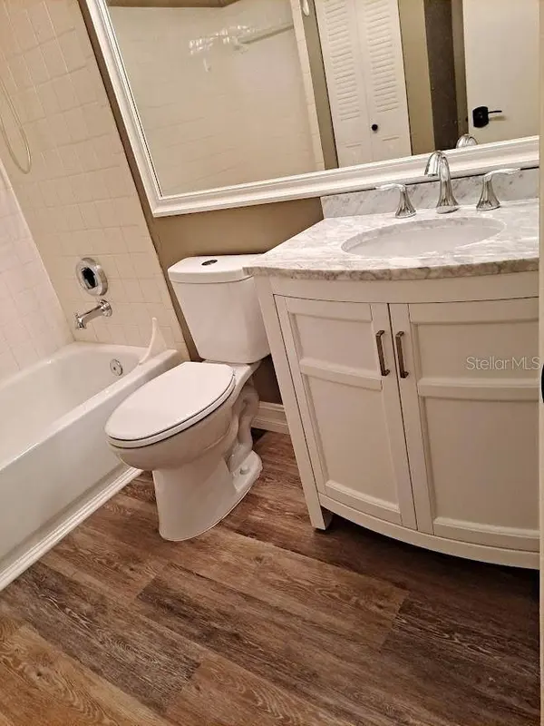 4037 CROCKERS LAKE BLVD #25, Sarasota, FL 34238