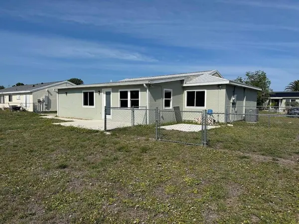 2422 ROXBURY CIR, North Port, FL 34287