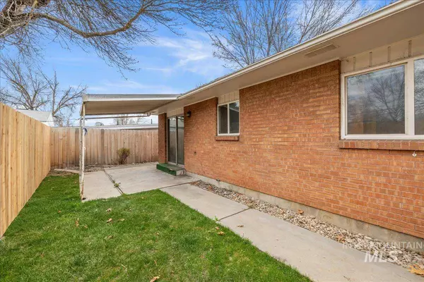 1329 S Michigan Ave, Boise, ID 83706