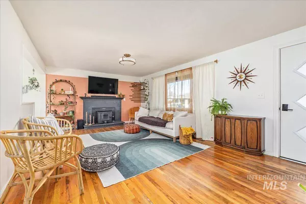 6953 W Ashland Dr, Boise, ID 83709