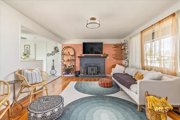 6953 W Ashland Dr, Boise, ID 83709