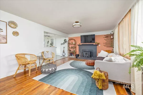 6953 W Ashland Dr, Boise, ID 83709