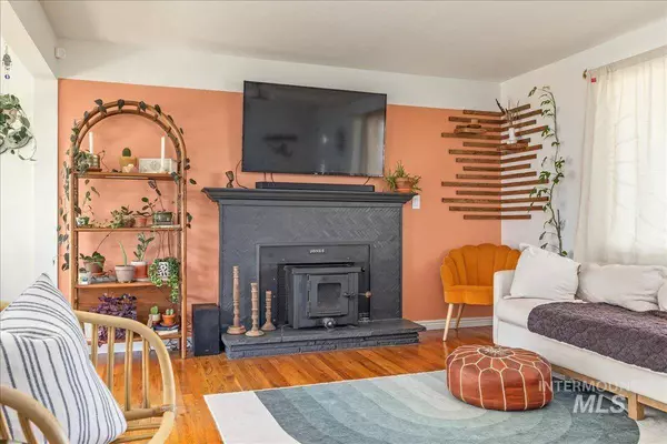 6953 W Ashland Dr, Boise, ID 83709